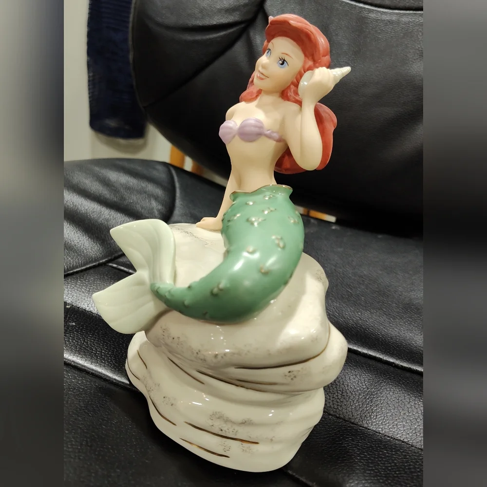 LENOX DISNEY SHOWCASE COLLECTION ARIEL "LITTLE MERMAID" SITTING ON ROCK, 7.5 In - Picture 2 of 10